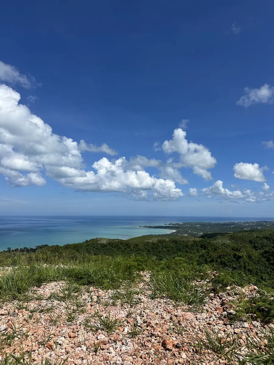 Vista al mar desde el terreno de Horizonte Cosón